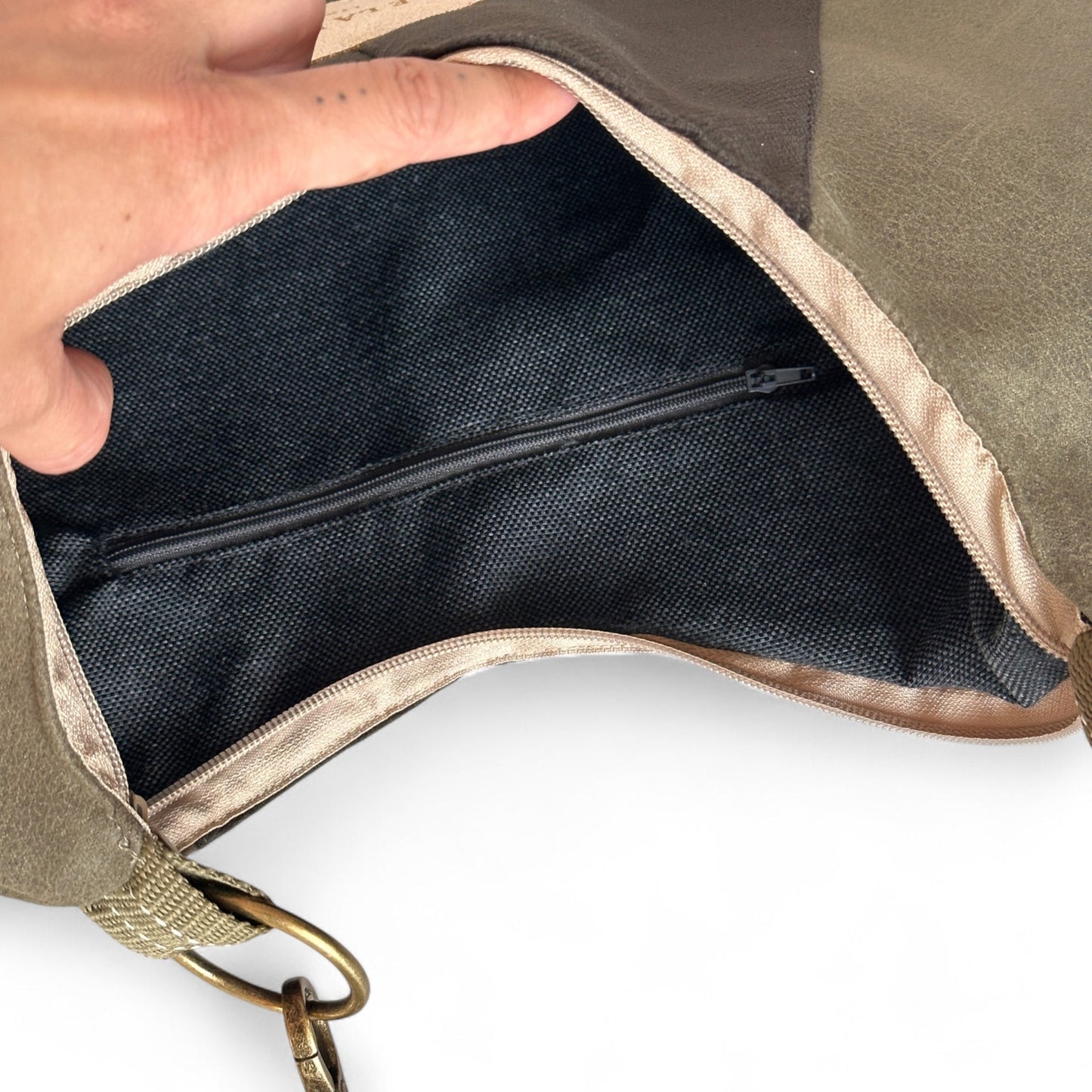 Schultertasche Medium Limited Edition EVER