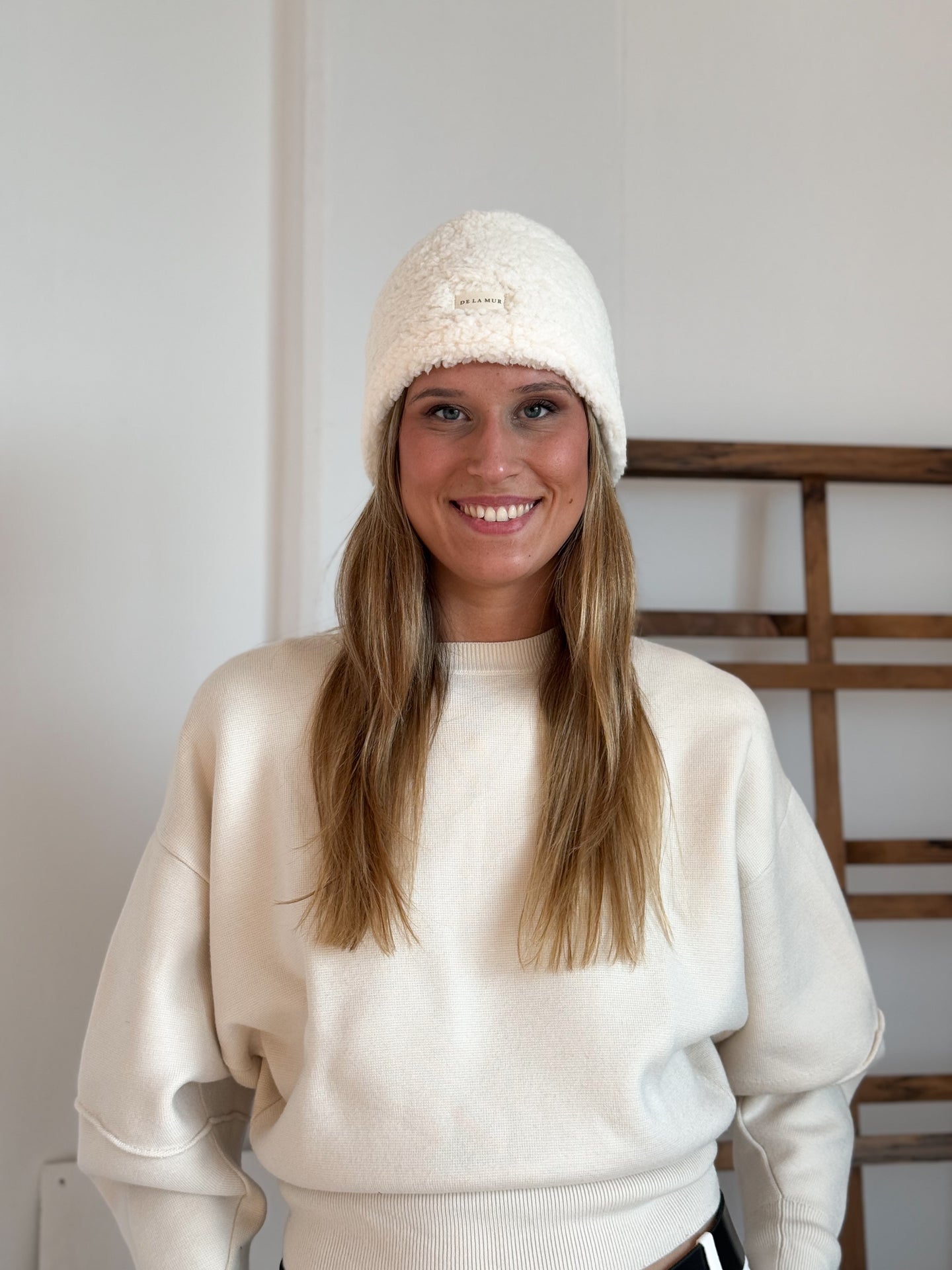 Muts, wintermuts De La Mur Line, bijpassende Teddy Sjaals, ecru