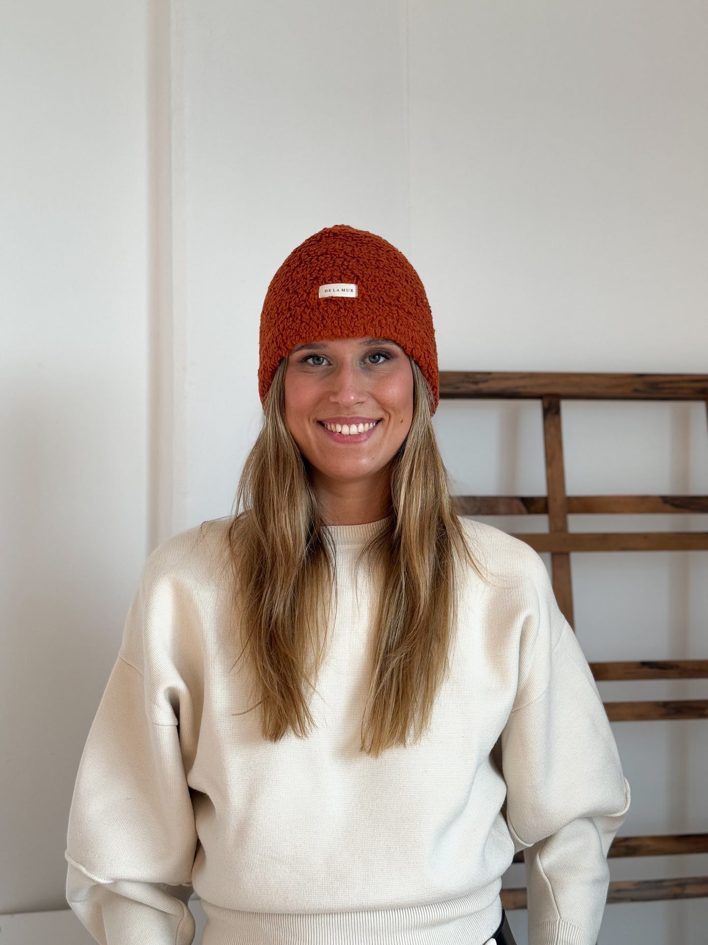 Muts, wintermuts De La Mur Line, bijpassende Teddy Sjaals, terracotta