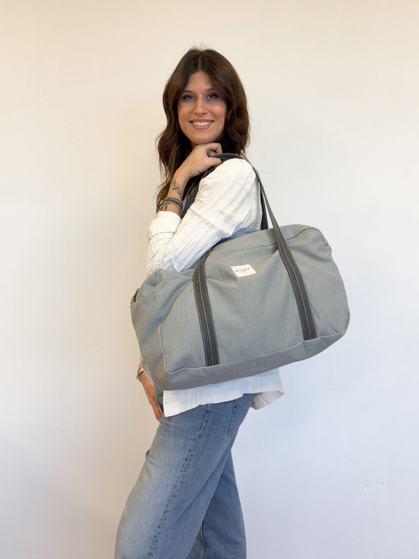 Sporttas De La Mur Line LAY, grijs groene sporttas. Ook perfect als weekendtas of reistas.