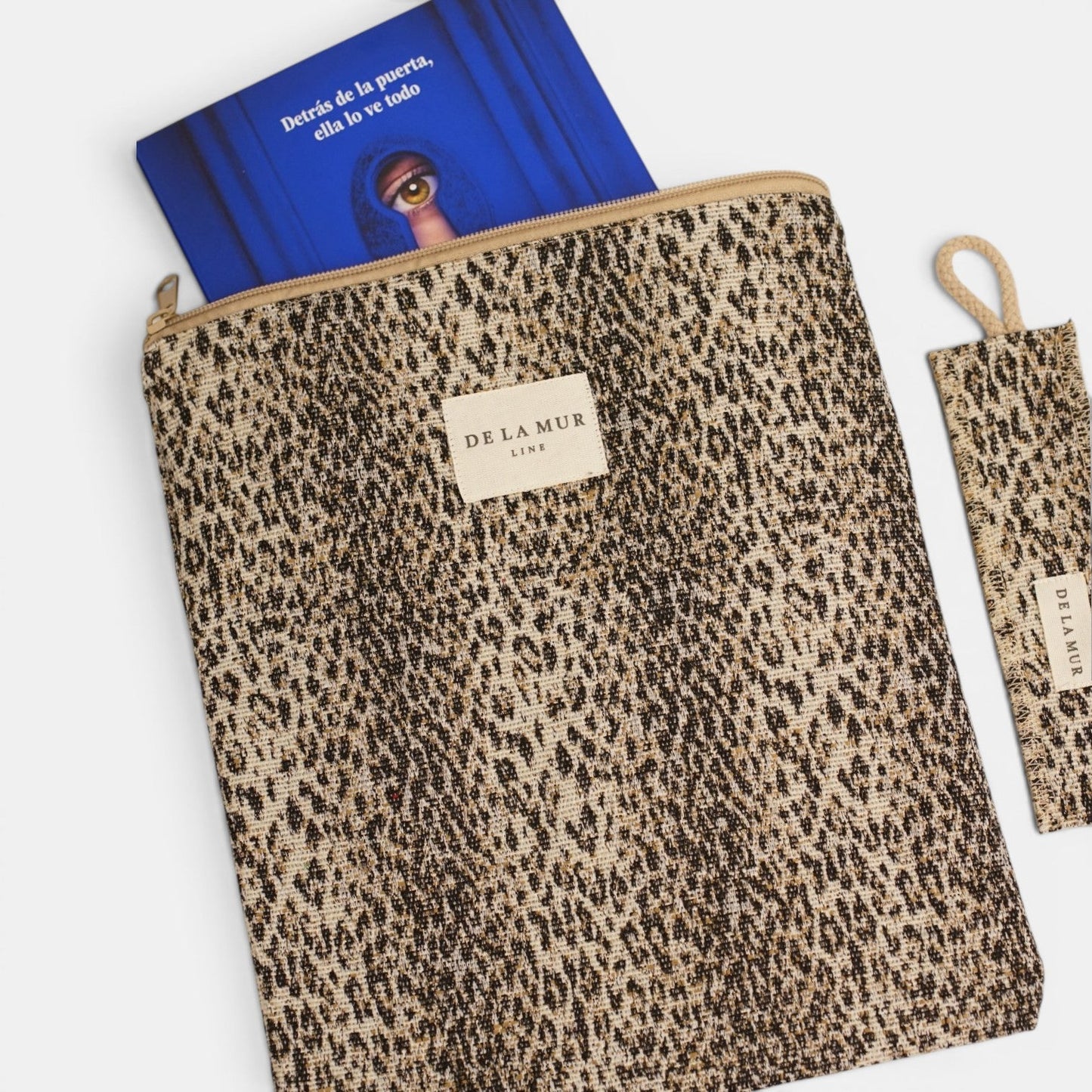 Boekcover met Boekenlegger LEO