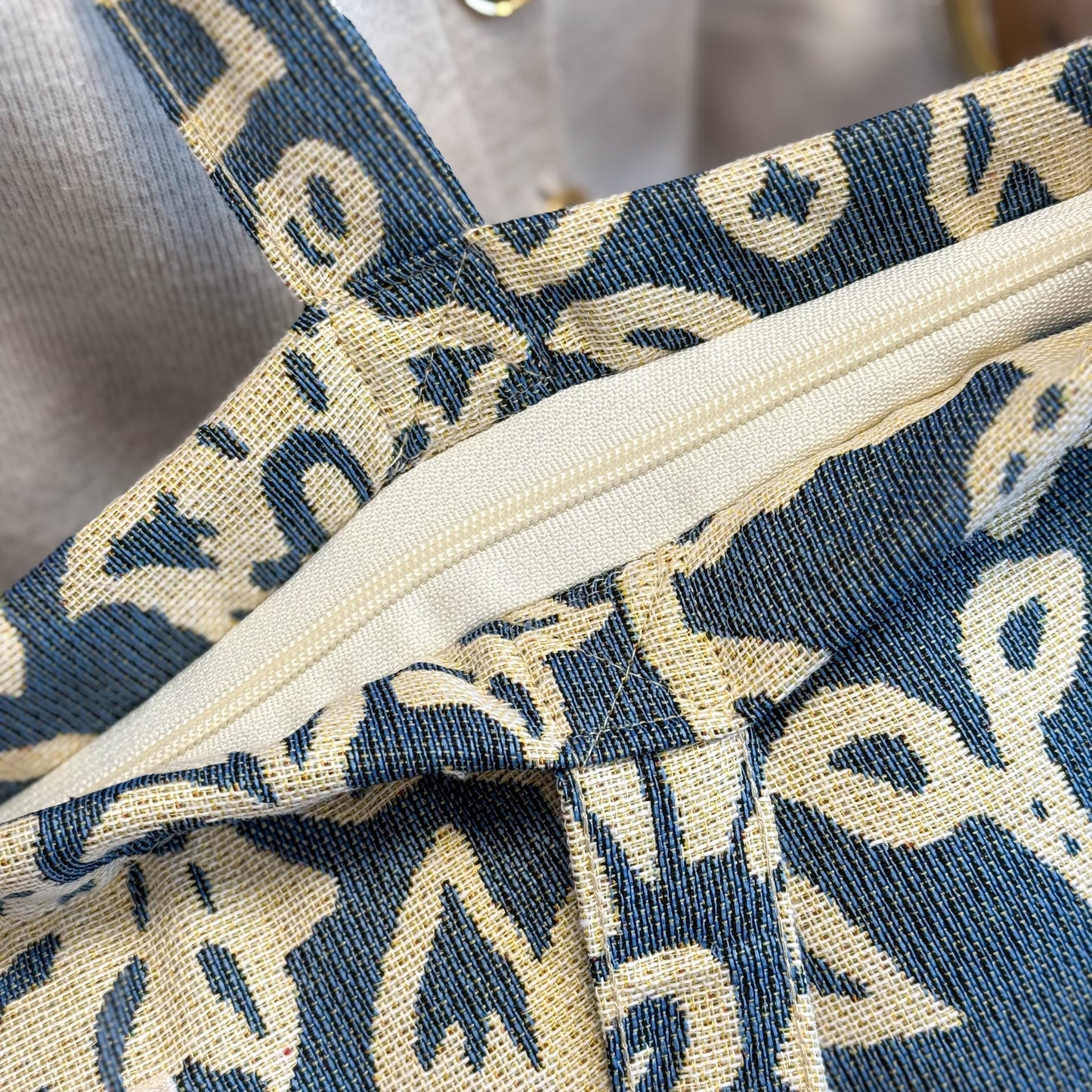 Große Einkaufstasche mit Reißverschluss AKAY