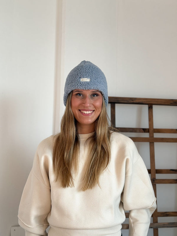 Muts, wintermuts De La Mur Line, bijpassende Teddy Sjaals, lichtblauw
