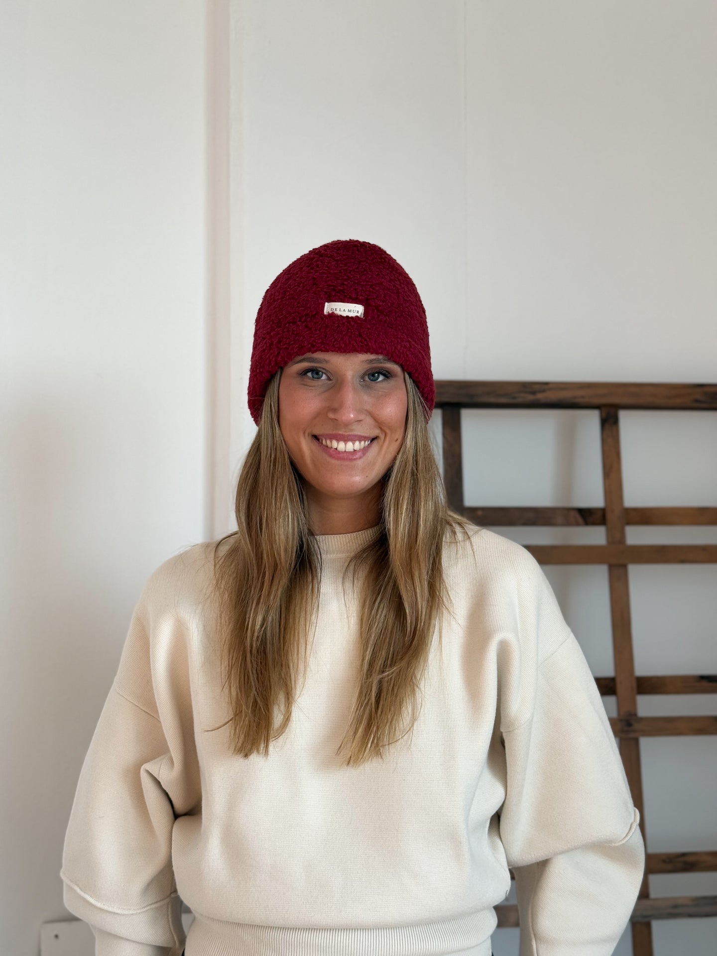 Muts, wintermuts De La Mur Line, bijpassende Teddy Sjaals, bordeauxrood