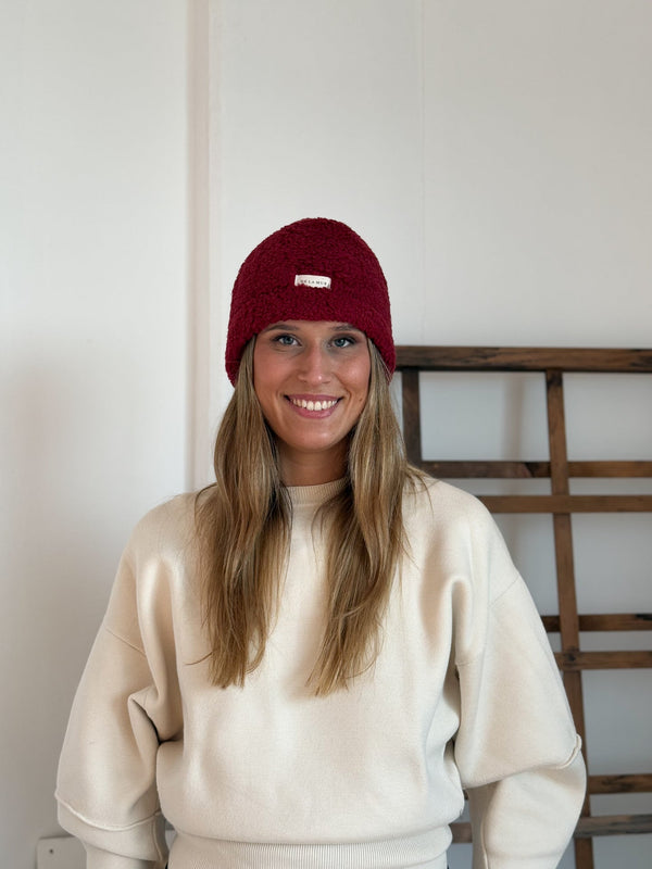 Muts, wintermuts De La Mur Line, bijpassende Teddy Sjaals, bordeauxrood